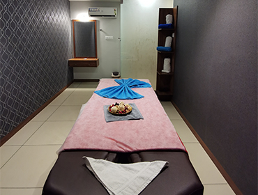 Couple massage in Kochi